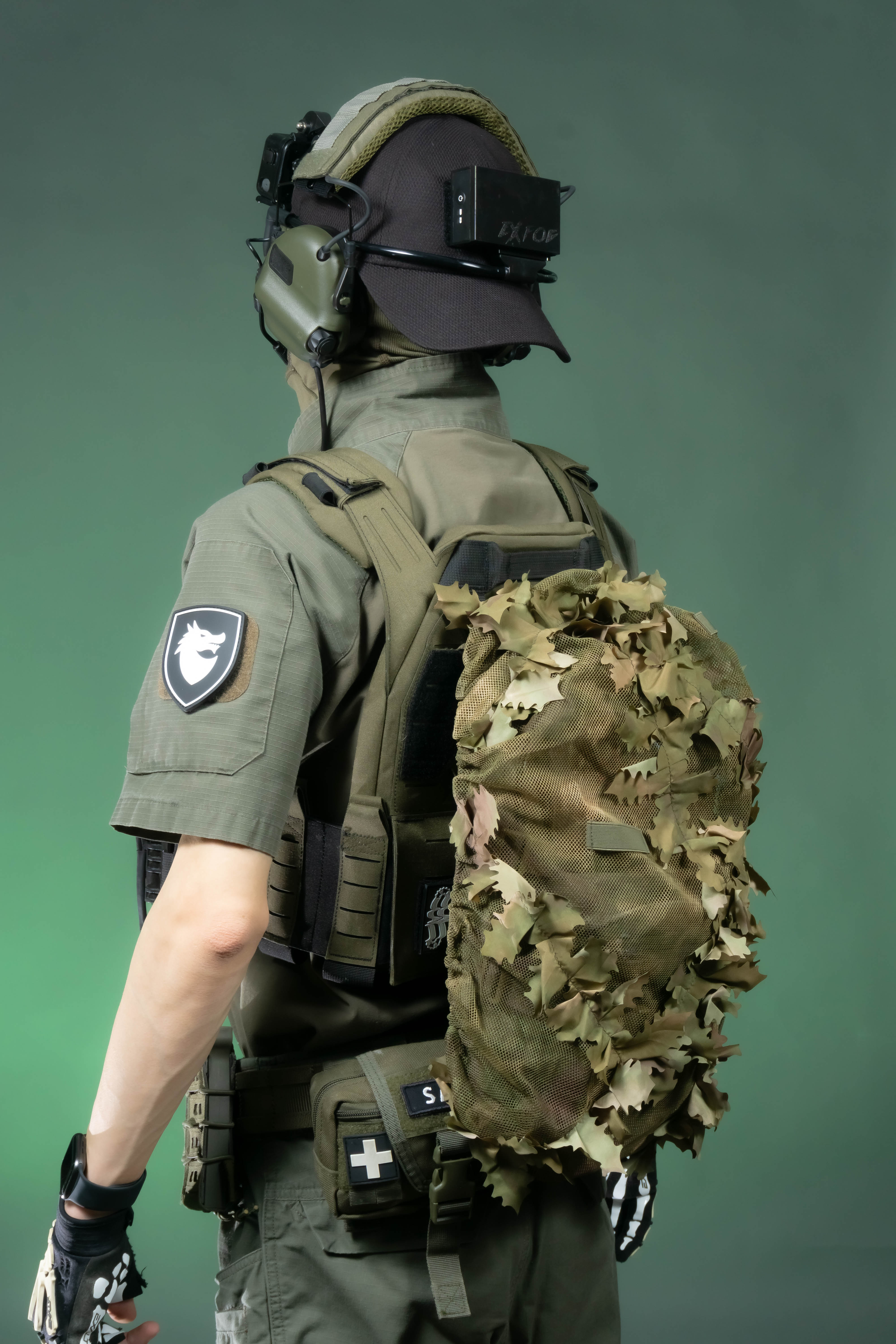 Alder Leaf Suit Backpack Cover