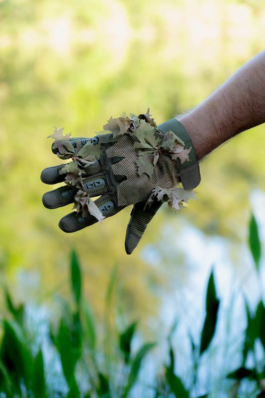 Alder 3D Leaf Suit Gloves